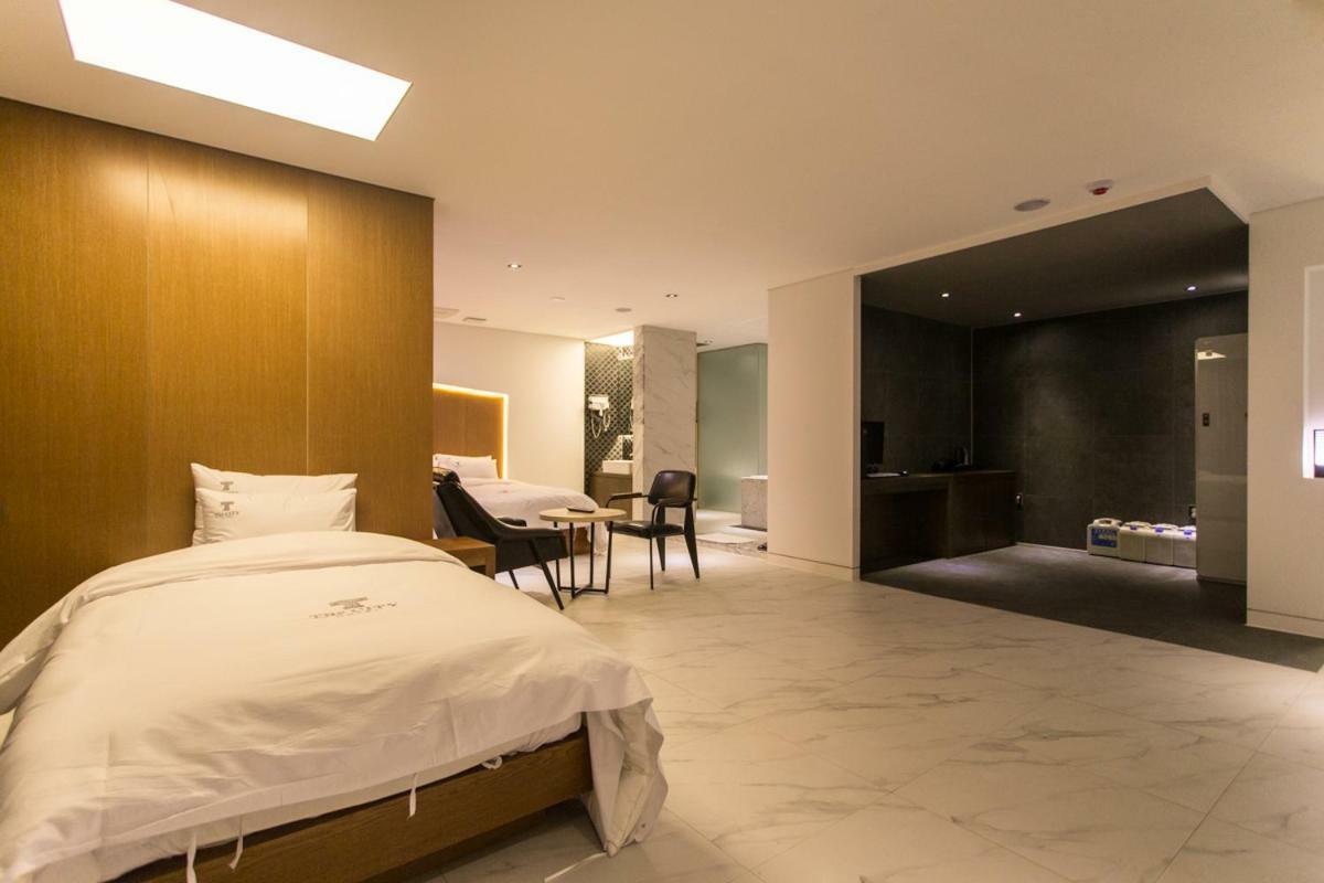 The City Hotel Jeonju Ngoại thất bức ảnh